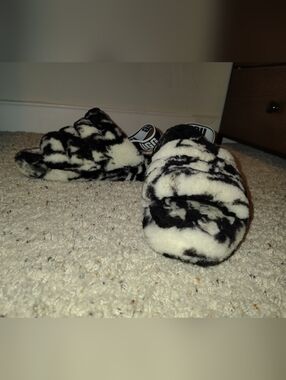 UGG Fluff Yeah Slides